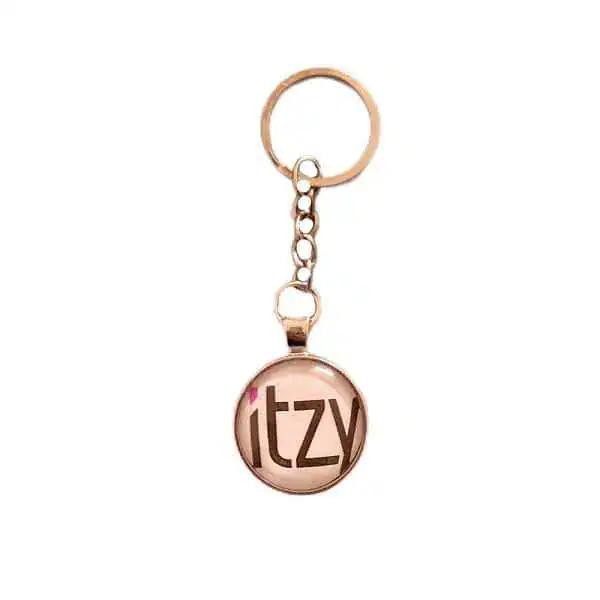 Itzy Set #1 + Keychain - Image 5